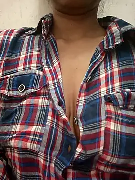 Snapshot of Rajni-Mehra chatting on 11-15-25, 06:11 Rajni-Mehra online show from 11-15-25, 06:11