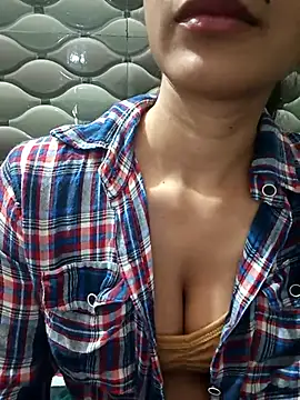 Snapshot of Rajni-Mehra chatting on 11-27-25, 05:42 Rajni-Mehra online show from 11-27-25, 05:42