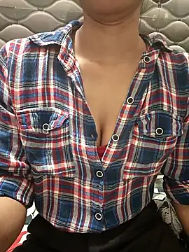 Snapshot of Rajni-Mehra chatting on 12-04-25, 06:23 Rajni-Mehra online show from 12-04-25, 06:23