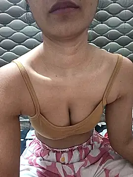 Snapshot of Rajni-Mehra chatting on 01-10-26, 05:31 Rajni-Mehra online show from 01-10-26, 05:31