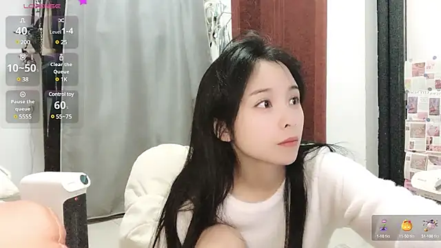 Snapshot of QQ88-99 chatting on 02-10-25, 09:47 QQ88-99 online show from 02-10-25, 09:47