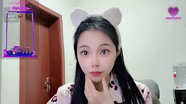 Snapshot of QQ88-99 chatting on 09-22-25, 12:34 QQ88-99 online show from 09-22-25, 12:34