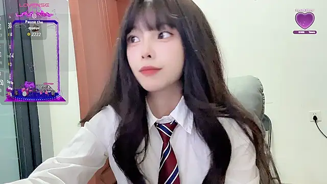 Snapshot of QQ88-99 chatting on 09-23-25, 01:03 QQ88-99 online show from 09-23-25, 01:03