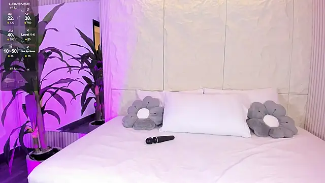 Snapshot of AnahinClar chatting on 02-24-26, 12:14 AnahinClar online show from 02-24-26, 12:14