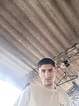 Snapshot of PhilipRich chatting on 10-25-25, 02:46 PhilipRich online show from 10-25-25, 02:46