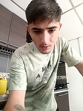 Snapshot of PhilipRich chatting on 10-28-25, 03:25 PhilipRich online show from 10-28-25, 03:25