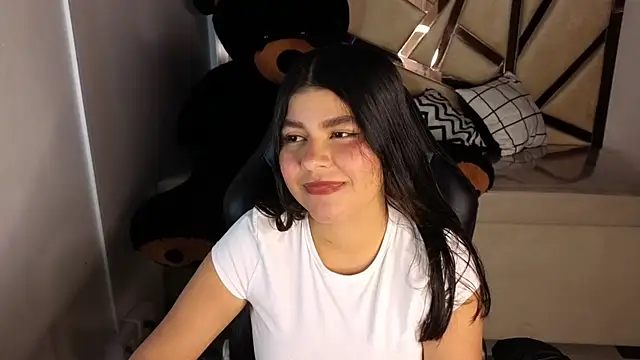 Snapshot of emmalee_01a chatting on 02-06-25, 10:59 emmalee 01a online show from 02-06-25, 10:59