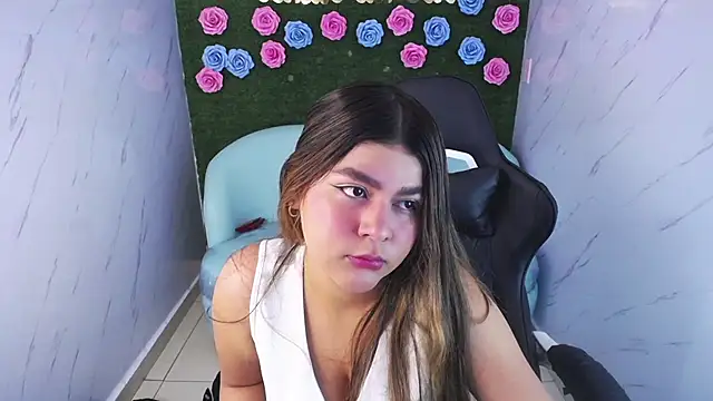 Snapshot of emmalee_01a chatting on 02-28-25, 10:52 emmalee 01a online show from 02-28-25, 10:52