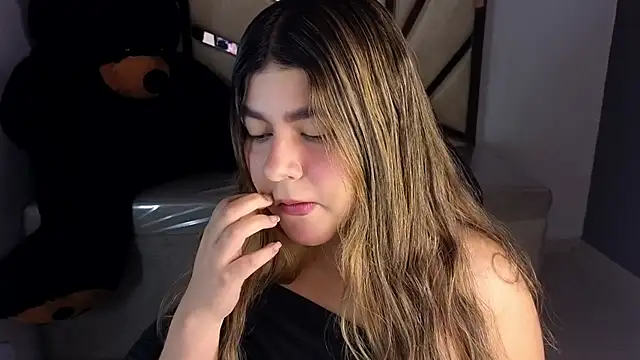 Snapshot of emmalee_01a chatting on 03-08-25, 10:54 emmalee 01a online show from 03-08-25, 10:54