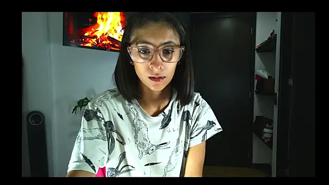 Snapshot of thedianakaro chatting on 03-10-25, 02:50 thedianakaro online show from 03-10-25, 02:50