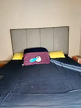 ThickPearlx23 online show from 04-25-26, 07:00