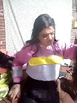 Snapshot of yovana13 chatting on 11-07-25, 03:39 yovana13 online show from 11-07-25, 03:39