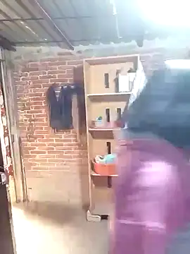 Snapshot of yovana13 chatting on 01-06-26, 10:56 yovana13 online show from 01-06-26, 10:56