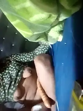 Snapshot of yovana13 chatting on 01-11-26, 08:36 yovana13 online show from 01-11-26, 08:36