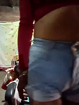 Snapshot of yovana13 chatting on 02-16-26, 05:53 yovana13 online show from 02-16-26, 05:53