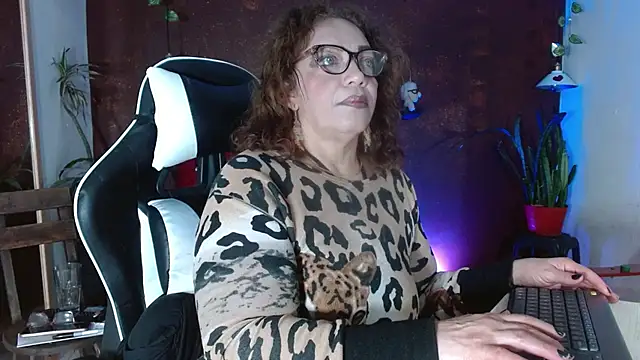 Snapshot of PervertedMature chatting on 11-02-25, 03:42 PervertedMature online show from 11-02-25, 03:42