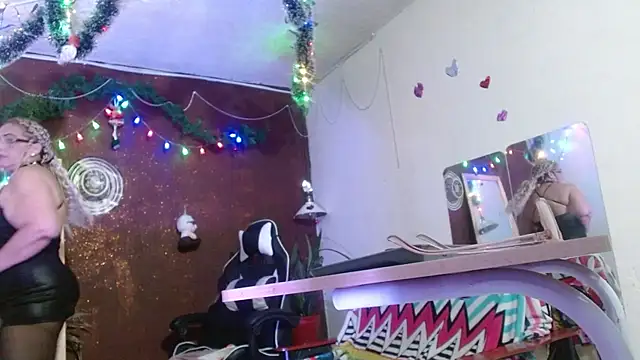 Snapshot of PervertedMature chatting on 11-30-25, 03:21 PervertedMature online show from 11-30-25, 03:21