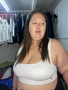 Snapshot of Chloee_ep chatting on 06-26-26, 03:11 Chloee ep online show from 06-26-26, 03:11