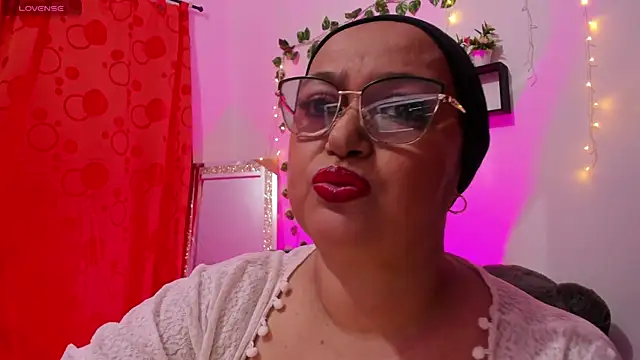 Gia Nahomi online show from 01-12-26, 10:48