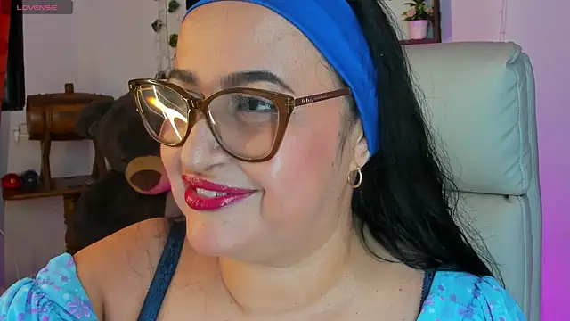 Gia Nahomi online show from 04-29-26, 10:27