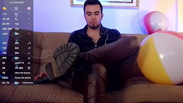 Snapshot of bradley_colt chatting on 02-18-25, 04:37 bradley colt online show from 02-18-25, 04:37