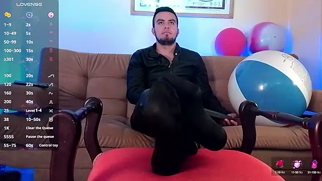 Snapshot of bradley_colt chatting on 03-05-25, 04:46 bradley colt online show from 03-05-25, 04:46