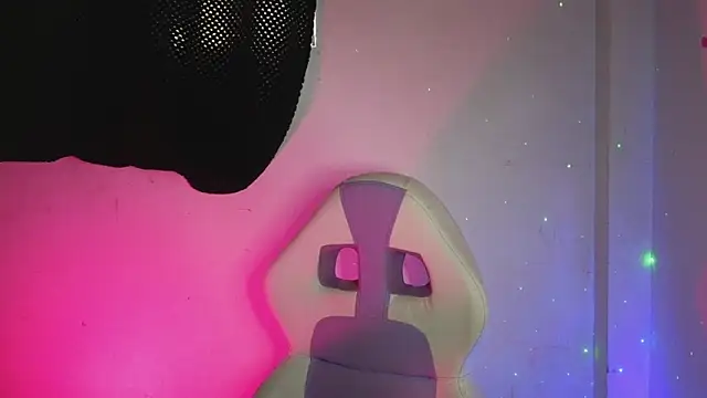 Snapshot of Alahia7demon chatting on 11-15-25, 05:09 Alahia7demon online show from 11-15-25, 05:09