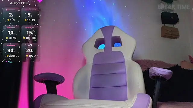 Snapshot of Alahia7demon chatting on 11-28-25, 04:31 Alahia7demon online show from 11-28-25, 04:31