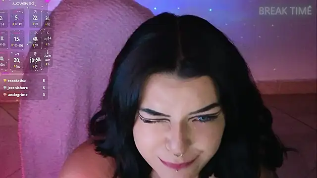 Snapshot of Alahia7demon chatting on 01-16-26, 01:04 Alahia7demon online show from 01-16-26, 01:04