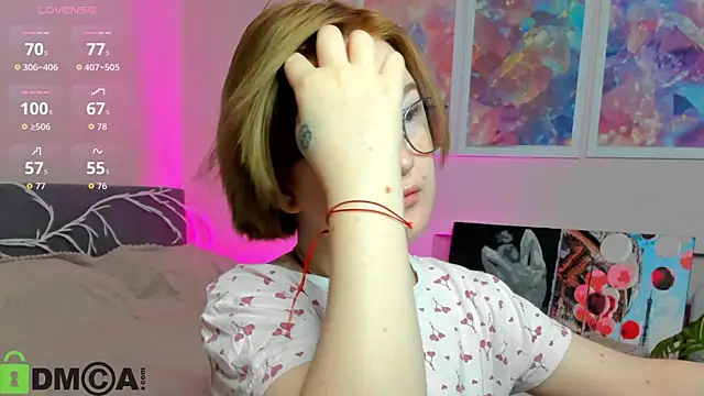 Sara Robinson online show from 10-22-25, 02:45