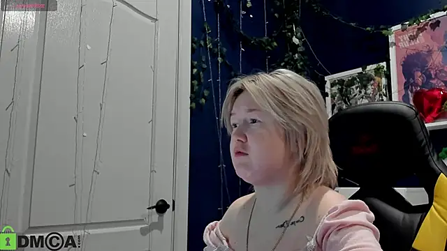 Sara Robinson online show from 05-13-26, 03:37