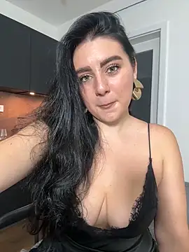 Snapshot of Evelyn___Sweet chatting on 10-08-25, 07:55 Evelyn Sweet online show from 10-08-25, 07:55