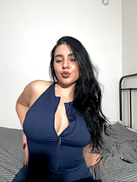 Snapshot of Evelyn___Sweet chatting on 10-30-25, 08:20 Evelyn Sweet online show from 10-30-25, 08:20