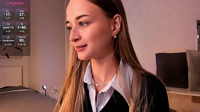 Tiffanyhunt online show from 10-14-25, 01:23