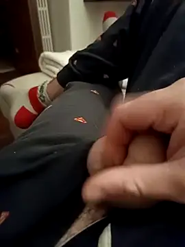 Snapshot of Loveepussyy chatting on 10-29-25, 06:42 Loveepussyy online show from 10-29-25, 06:42