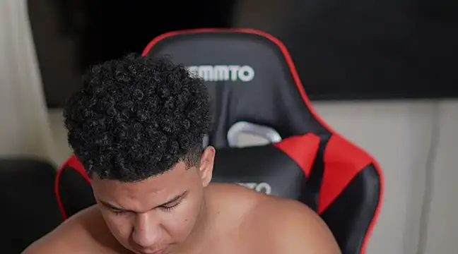 Snapshot of May_Dylan1 chatting on 12-15-24, 12:07 May Dylan1 online show from 12-15-24, 12:07