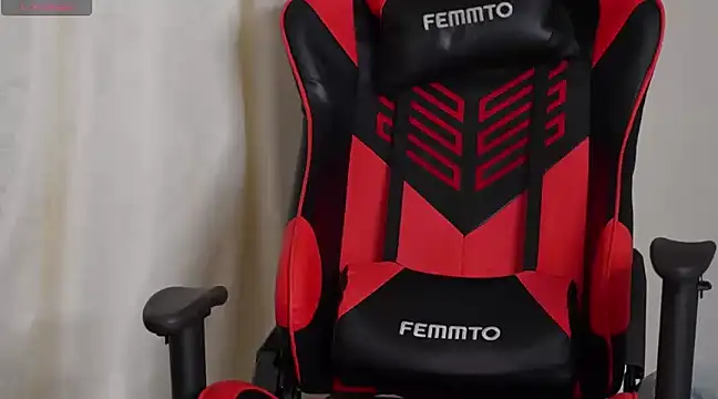 Snapshot of May_Dylan1 chatting on 12-17-24, 06:35 May Dylan1 online show from 12-17-24, 06:35