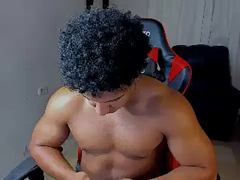 Snapshot of May_Dylan1 chatting on 10-12-25, 08:52 May Dylan1 online show from 10-12-25, 08:52