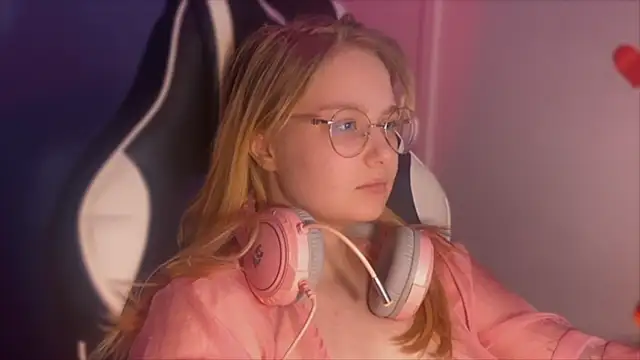 JacyWinslat online show from 02-15-25, 11:47