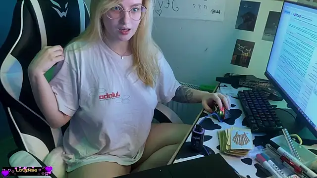 JacyWinslat online show from 02-25-25, 06:42