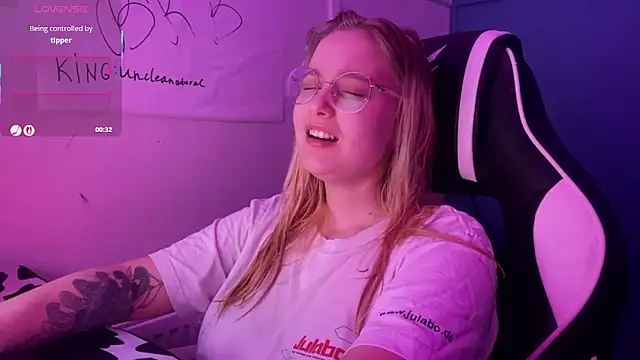 JacyWinslat online show from 03-17-25, 06:53