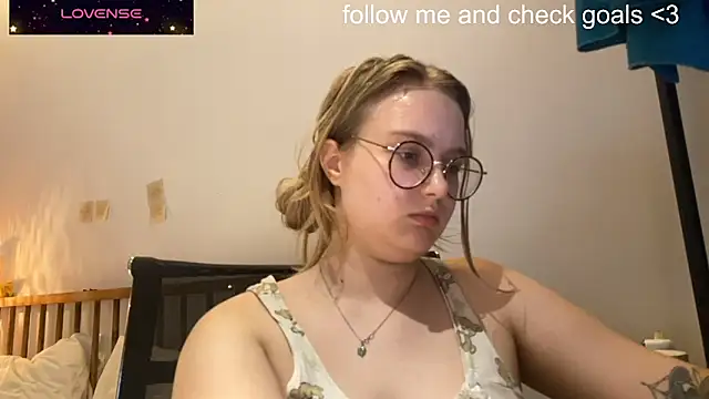 Snapshot of JacyWinslat chatting on 01-06-26, 03:38 JacyWinslat online show from 01-06-26, 03:38