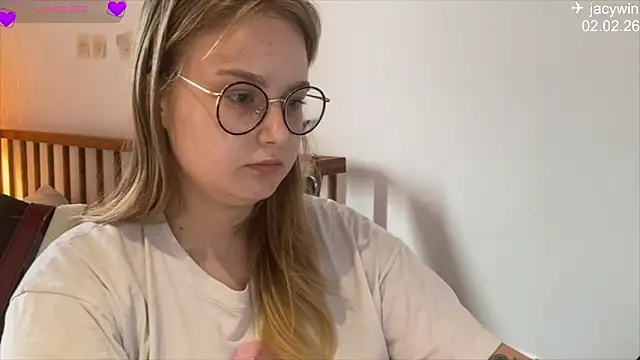 Snapshot of JacyWinslat chatting on 02-02-26, 06:56 JacyWinslat online show from 02-02-26, 06:56