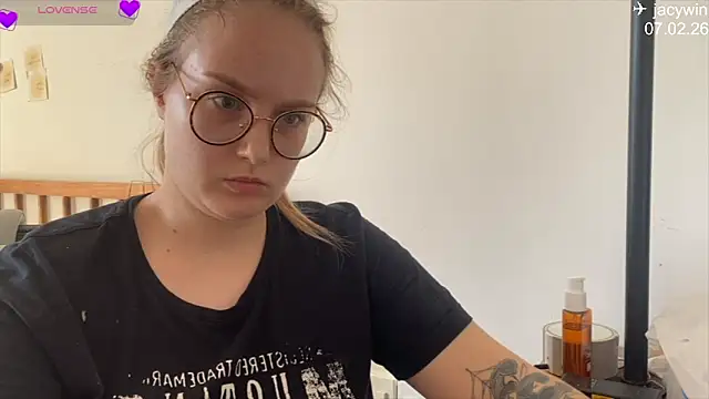 Snapshot of JacyWinslat chatting on 02-08-26, 09:13 JacyWinslat online show from 02-08-26, 09:13