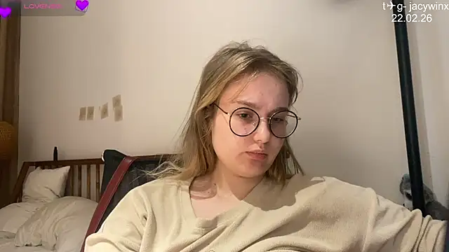 Snapshot of JacyWinslat chatting on 02-22-26, 04:27 JacyWinslat online show from 02-22-26, 04:27