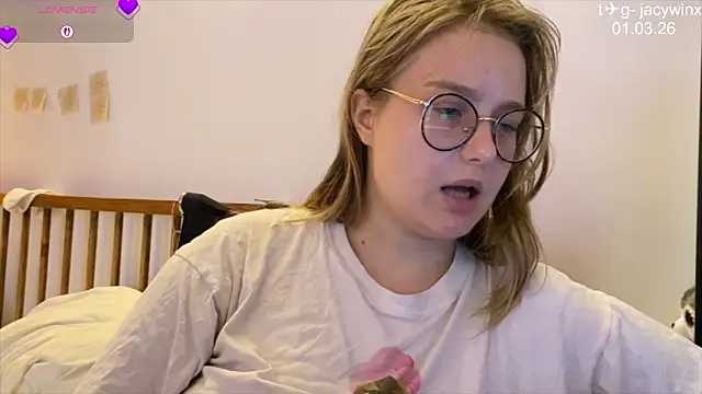 Snapshot of JacyWinslat chatting on 03-01-26, 12:51 JacyWinslat online show from 03-01-26, 12:51