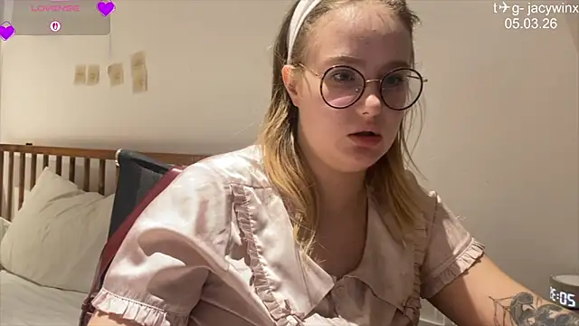 Snapshot of JacyWinslat chatting on 03-05-26, 01:40 JacyWinslat online show from 03-05-26, 01:40