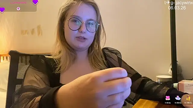 Snapshot of JacyWinslat chatting on 03-06-26, 11:17 JacyWinslat online show from 03-06-26, 11:17