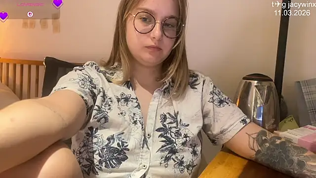 Snapshot of JacyWinslat chatting on 03-11-26, 11:49 JacyWinslat online show from 03-11-26, 11:49