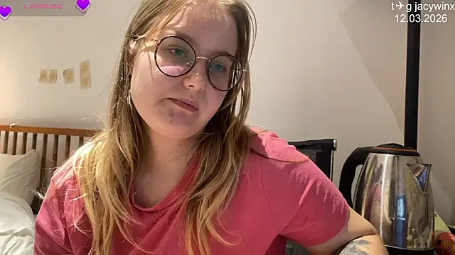 Snapshot of JacyWinslat chatting on 03-12-26, 06:36 JacyWinslat online show from 03-12-26, 06:36